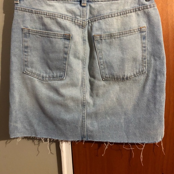 🌟 Denim skirt - Picture 2 of 3